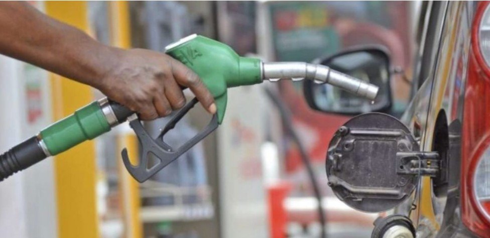 Shops and restaurants in Egypt told to close early as energy crisis deepens