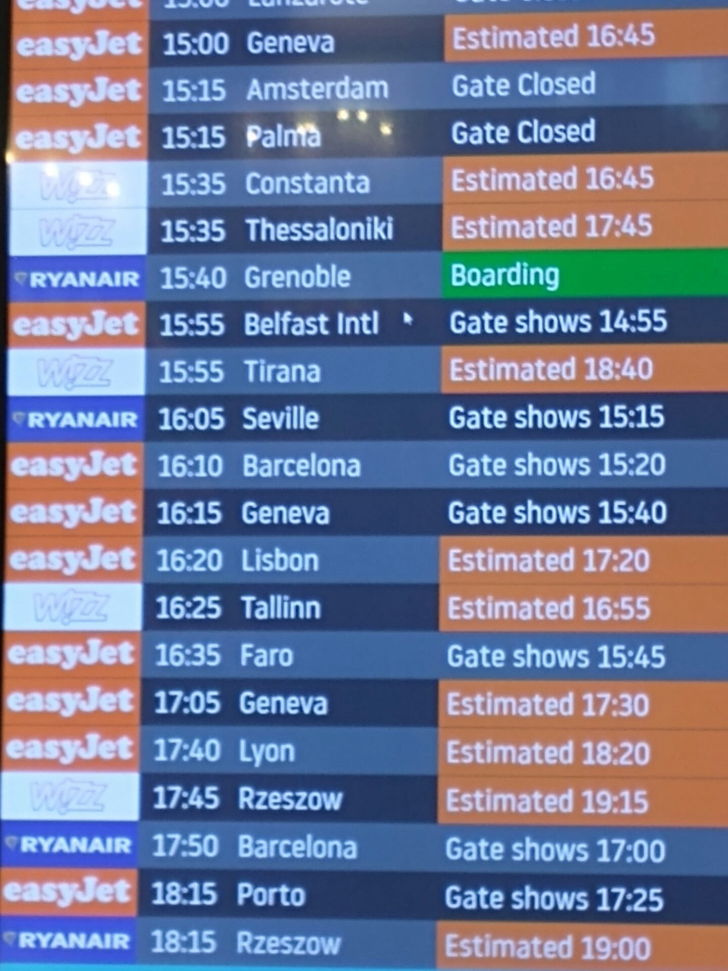 Thousands Of Passengers Abandoned In The Middle East Today As Saudi Arabia, Egypt, UAE, Bahrain, And Kuwait Cancel 184 And Delay 895 Flights, Disrupting Emirates, Saudia, Egypt Air, Gulf Air, And Other Airlines In Cairo, Dubai, Riyadh, And More